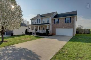 837 Nandina Ct, Clarksville, TN 37043-8441
