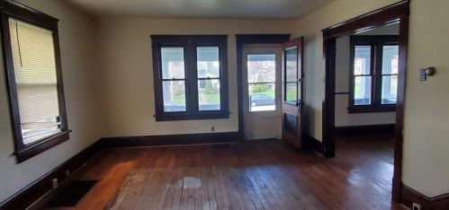 5 Laurel Ave, New Castle PA  16101-2353 exterior