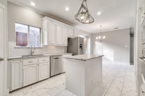 18032 Benchmark Dr, Dallas TX  75252-6444 exterior