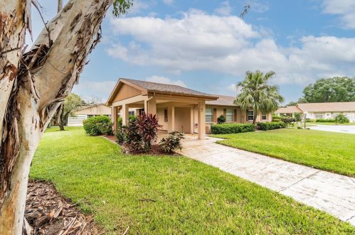 501 Falkirk Ct, Ruskin, FL 33573-6173