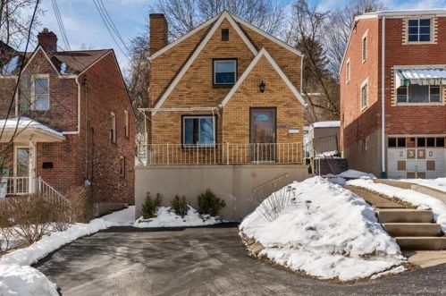 2382 Groveland St, Pittsburgh, PA 15234-2918