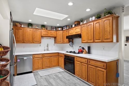 2322 Finch Ln, San Diego CA  92123-3715 exterior