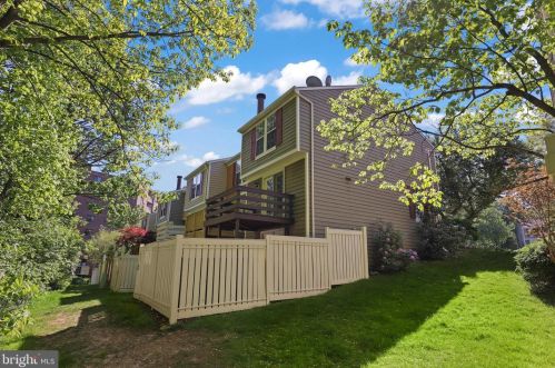 1937 Belmont Ridge Ct, Herndon VA  20191-5446 exterior