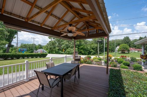 531 Leech Ave, Saltsburg PA  15681-8916 exterior