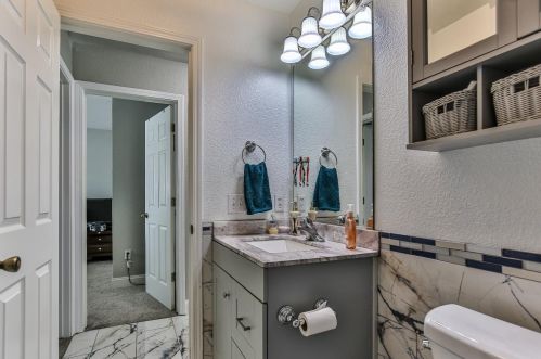 8489 Mcgray Way, Elk Grove CA  95624-4121 exterior