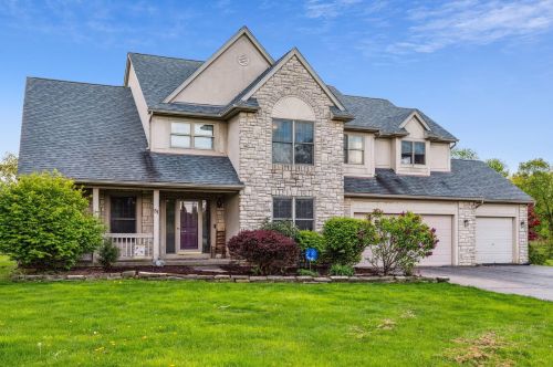 51 Roland Ct, Pataskala, OH 43062-7205