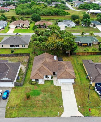 931 Haleyberry Ave, Fort Pierce, FL 34953-6749
