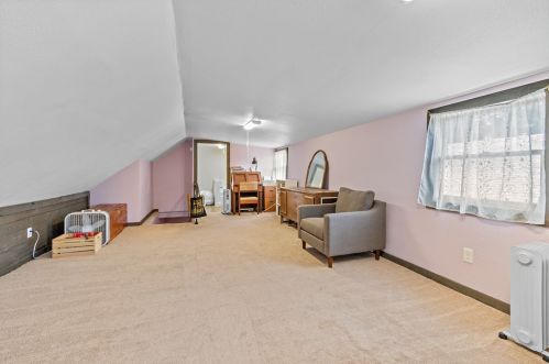 1806 Freeport Rd, New Kensington PA  15068-4004 exterior
