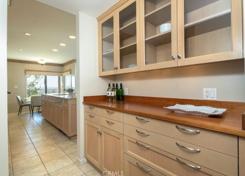 2755 Valle Vista Dr, Glendale CA  91206-4720 exterior