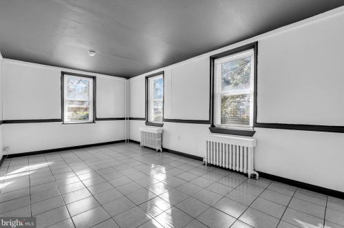 1003 Ironside Rd, Camden NJ  08104-2844 exterior