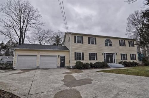 2137 Mendon Rd, Cumberland, RI 02864-3800