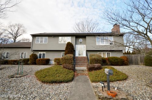 49 Melody Ave, Bricktown, NJ 08724-8118