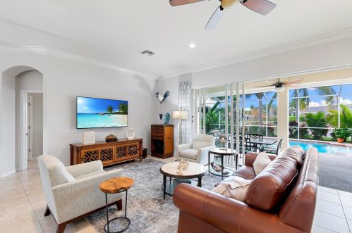 14255 Manchester Cir, Naples FL  34114-7221 exterior