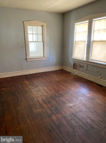 216 Laurel Ave, Camden NJ  08107-2128 exterior