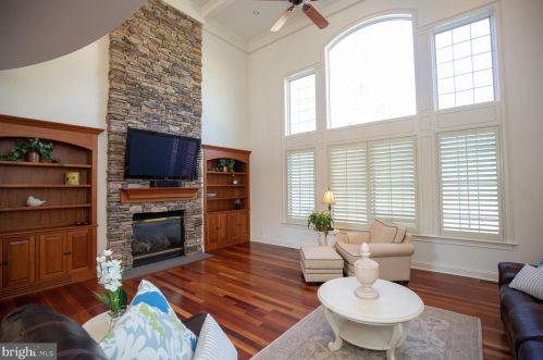 108 Gift Cir, Prospectville PA 19002-2732 exterior