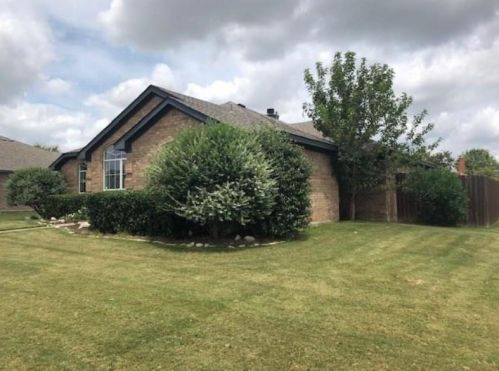333 Choctaw Trl, Waxahachie, TX 75165-1569