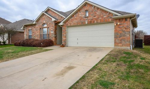 2809 Warwick Dr, Denton, TX 76210-1632