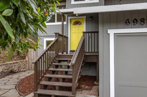 698 Vermont Ave, Moss Beach, CA 94038-9724