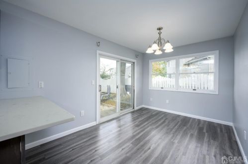 32 Meadow Rd, East Brunswick NJ  08816-4333 exterior