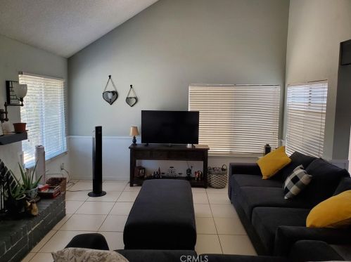 1321 Lingard St, Lancaster CA  93535-3414 exterior