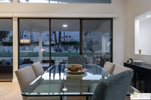 2381 Paseo Del Rey, Palm Springs CA  92264-9542 exterior