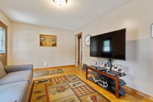 407 3rd St, New Johannesburg WI  54017-2012 exterior