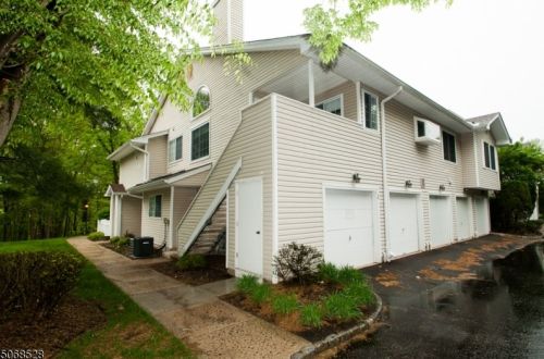 15 Encampment Dr, Bedminster, NJ 07921-1835