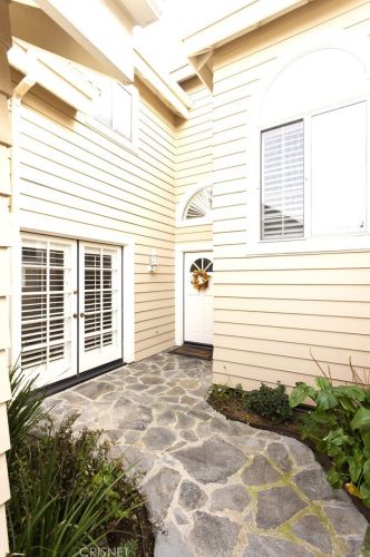 26070 Tourelle Pl, Santa Clarita, CA 91355-1995