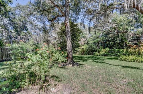 963 Ridgewood Ter, Tarpon Springs FL  34689-2622 exterior