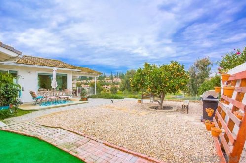 17504 Bernardo Oaks Dr, San Diego CA 92128-2109 exterior