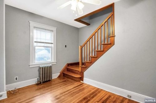 491 James St, N Milford NJ  07646-1023 exterior