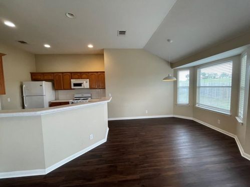 111 Goddard, Uhland TX  78640-5483 exterior