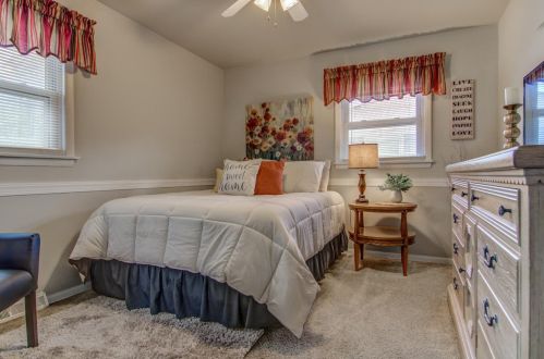 8250 Jackson Ave, Hammond IN  46321-1633 exterior