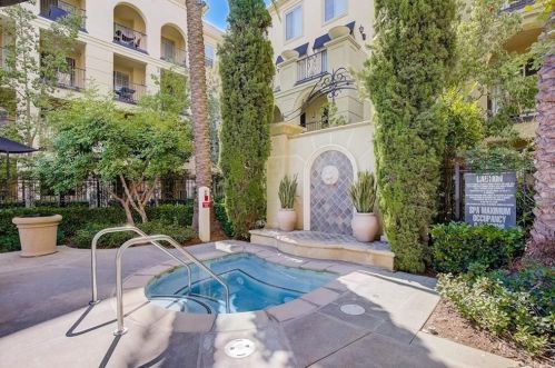2403 Watermarke Pl, Irvine CA  92612-7690 exterior