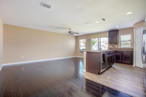 2220 Windsor Lake Cir, Sanford FL  32773-5726 exterior