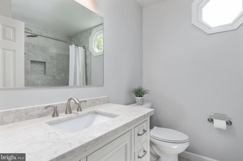 1125 Artic Quill Rd, Herndon VA  20170-3603 exterior