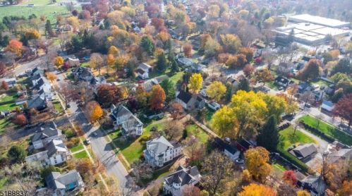 320 Knowlton St, Belvidere NJ  07823-1824 exterior