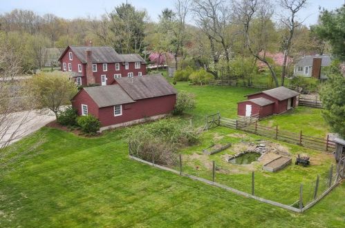 1463 Frenchtown Rd, Warwick RI  02818-1310 exterior