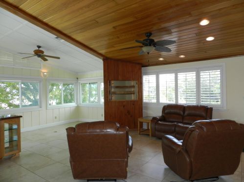 10 Seaside Ave, Key Largo, FL 33037-3839