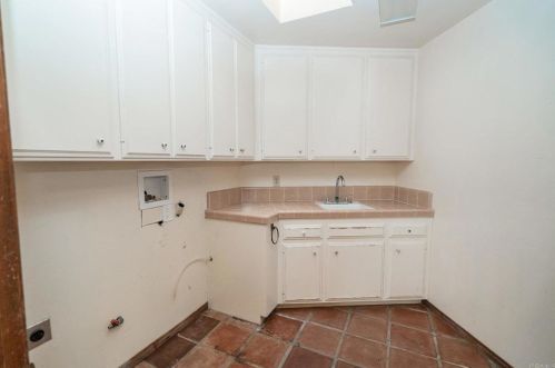 1129 Sugarbush Dr, Vista CA  92084-6605 exterior