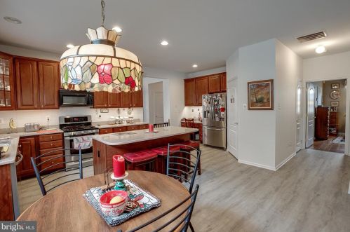 7 Osprey Ln, West Deptford NJ  08086-1809 exterior