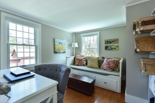 1463 Frenchtown Rd, Warwick RI  02818-1310 exterior