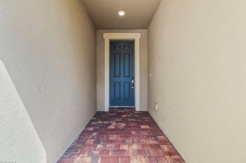 2754 Aviamar Cir, Naples FL 34114-0097 exterior