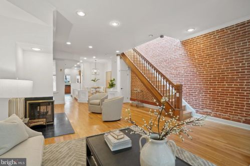 730 5th St, Washington, DC 20003-4211