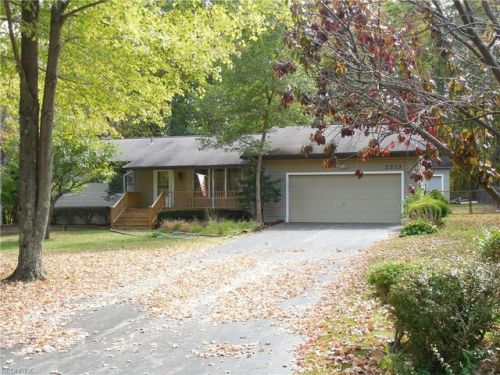 2535 Anthony Cir, Hubbard, OH 44425-3102