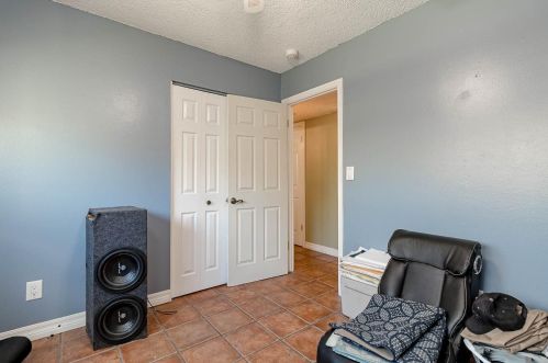 913 Woodrow Ave, Modesto CA  95350-1235 exterior