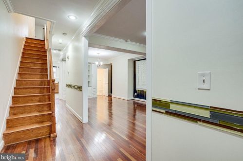 595 Columbia Rd, Washington DC  20001-2903 exterior