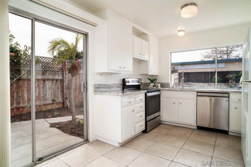 6470 Edmonton Ave, San Diego CA 92122-2519 exterior