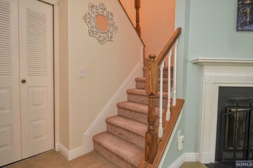 833 Juniper Way, Mahwah NJ  07430-3457 exterior