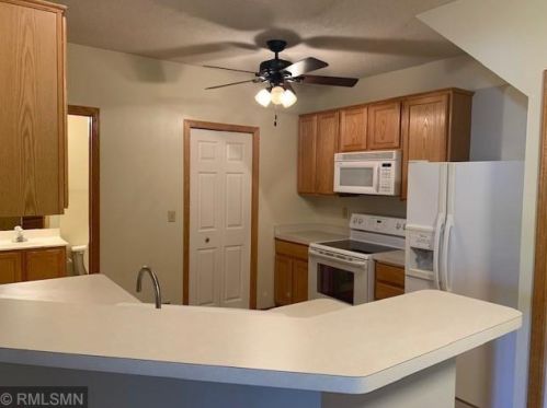 1897 Bluestem Ln, Saint Paul, MN 55126-5018